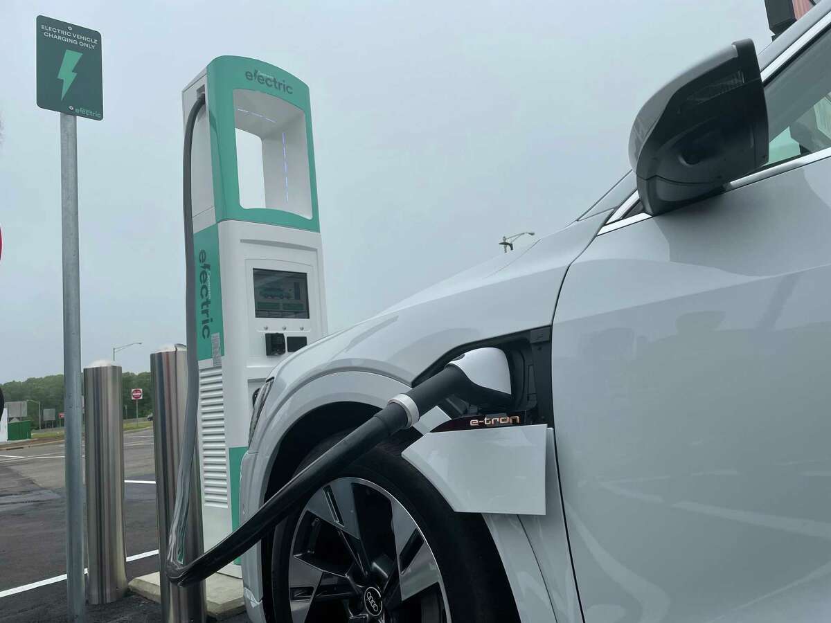 The state's first universal electric-car-charging stations were installed at the southbound I-95 service plaza in Madison on Friday, May 27, 2022. Residents can learn about the benefits of e-vehicles at an expo next weekend.