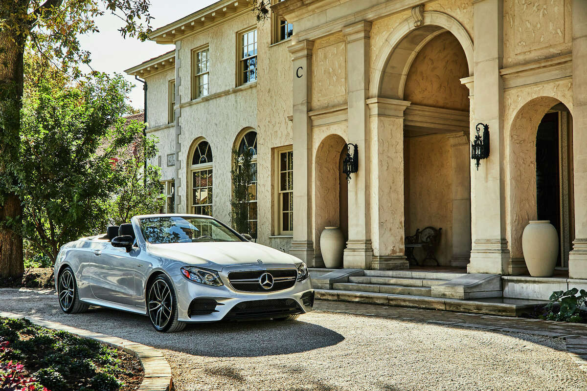 A Mercedes-Benz parked at the Commodore Perry Estate.