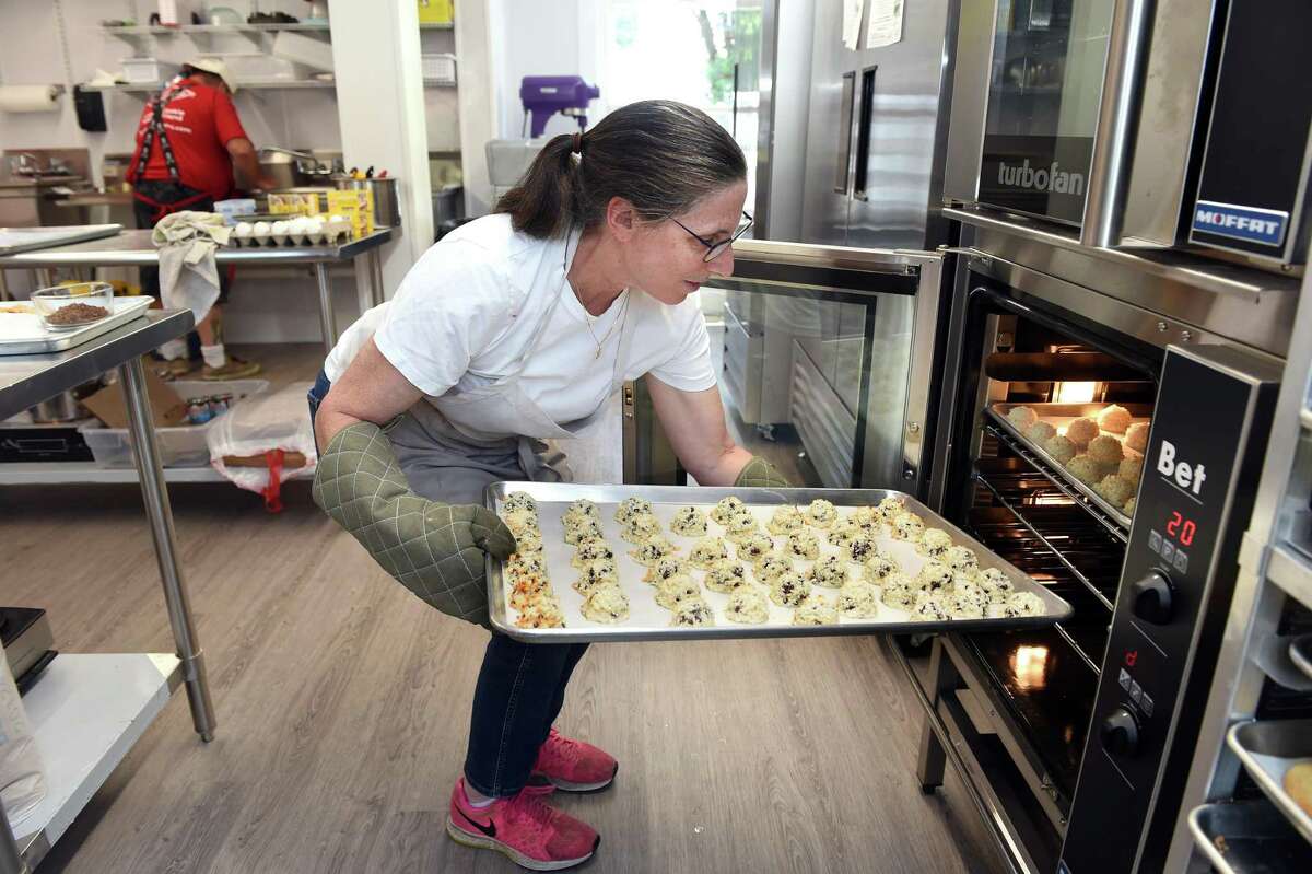 New kosher bakery in Hamden should feel like coming ‘home’ to mom’s cookies