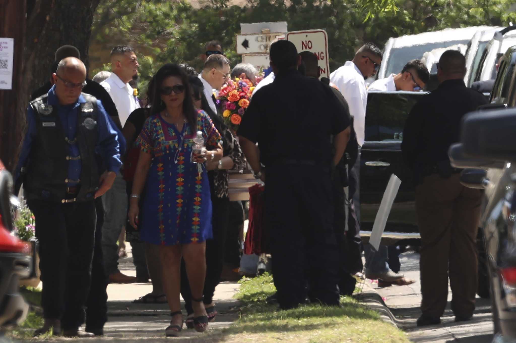 Uvalde fourthgrade teacher Eva Mireles laid to rest