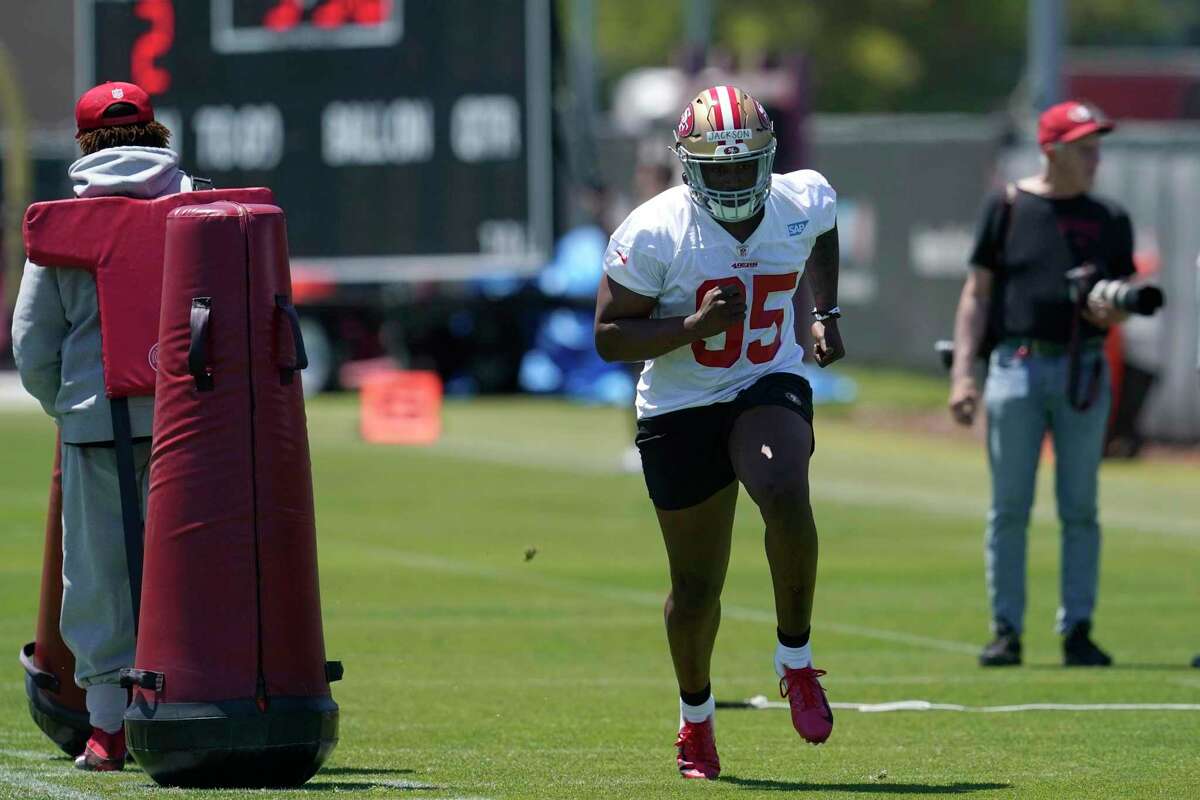 49ers defensive end Drake Jackson looks to build off 'humbling' rookie  season - The San Diego Union-Tribune