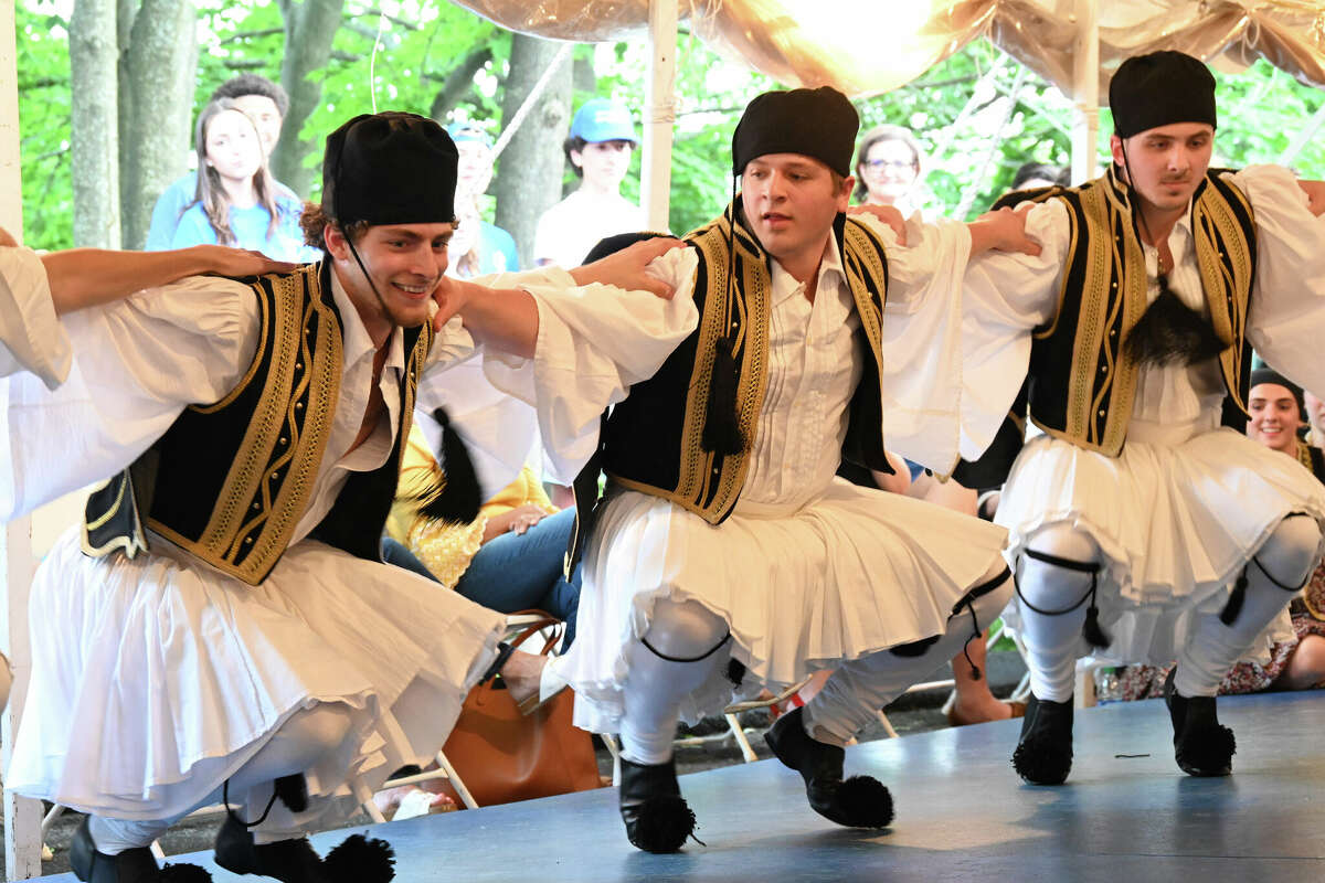 Η Ελληνική Ορθόδοξη Εκκλησία της Κοίμησης φιλοξένησε το 41ο Ετήσιο Φεστιβάλ Ελληνικής Εμπειρίας Danbury από τις 10 Ιουνίου έως τις 12 Ιουνίου 2022.  Το φεστιβάλ επιστρέφει μετά από δύο χρόνια παύσης, με παραδοσιακό ελληνικό φαγητό, μουσική και χορό.  έχεις δει