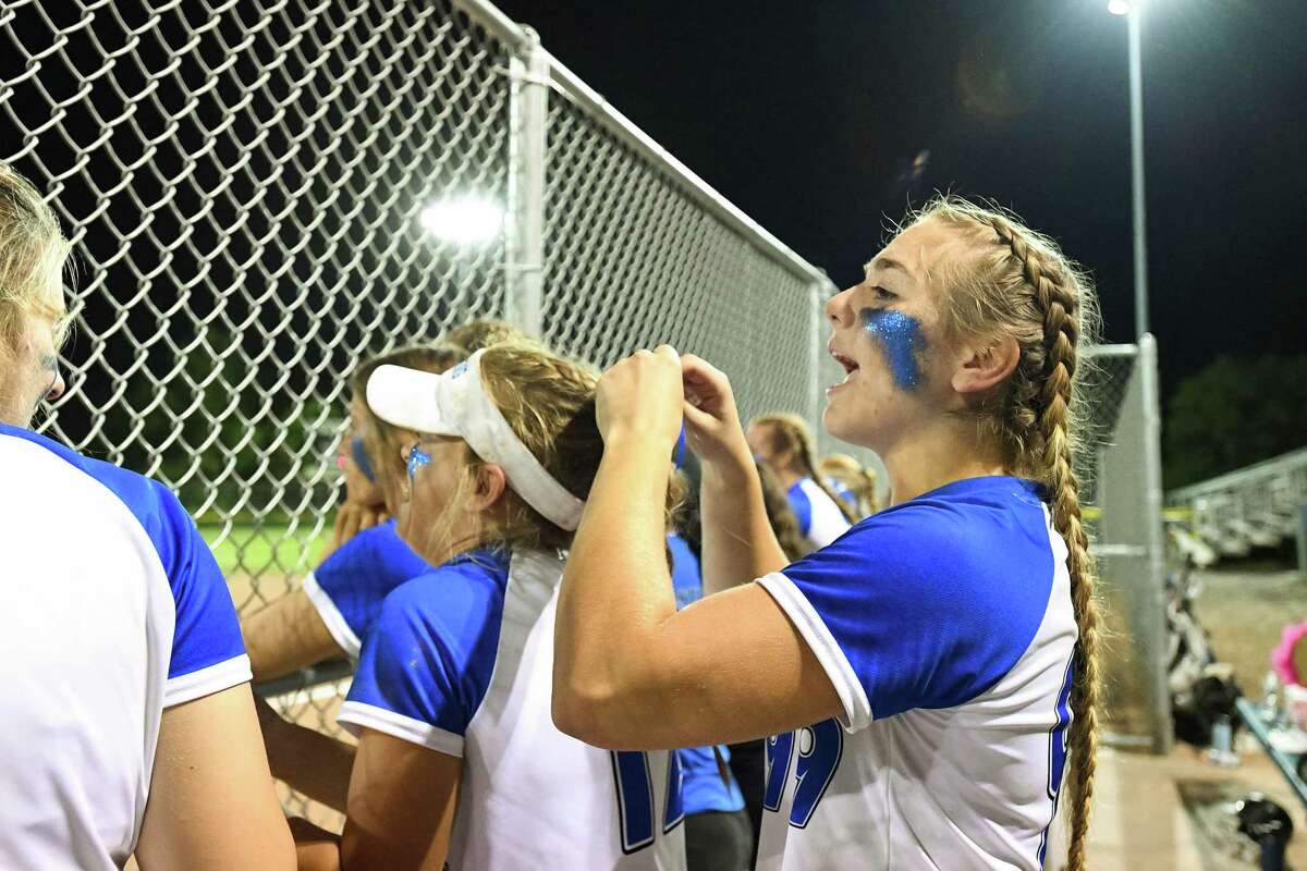 Southington softball sets national record with 20th state title
