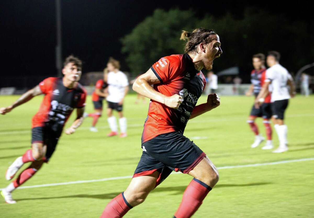 Dimitrios Leonoglou scored his first goal in four years in the Heat’s 3-0 win over the Lubbock Matadors on Thursday.