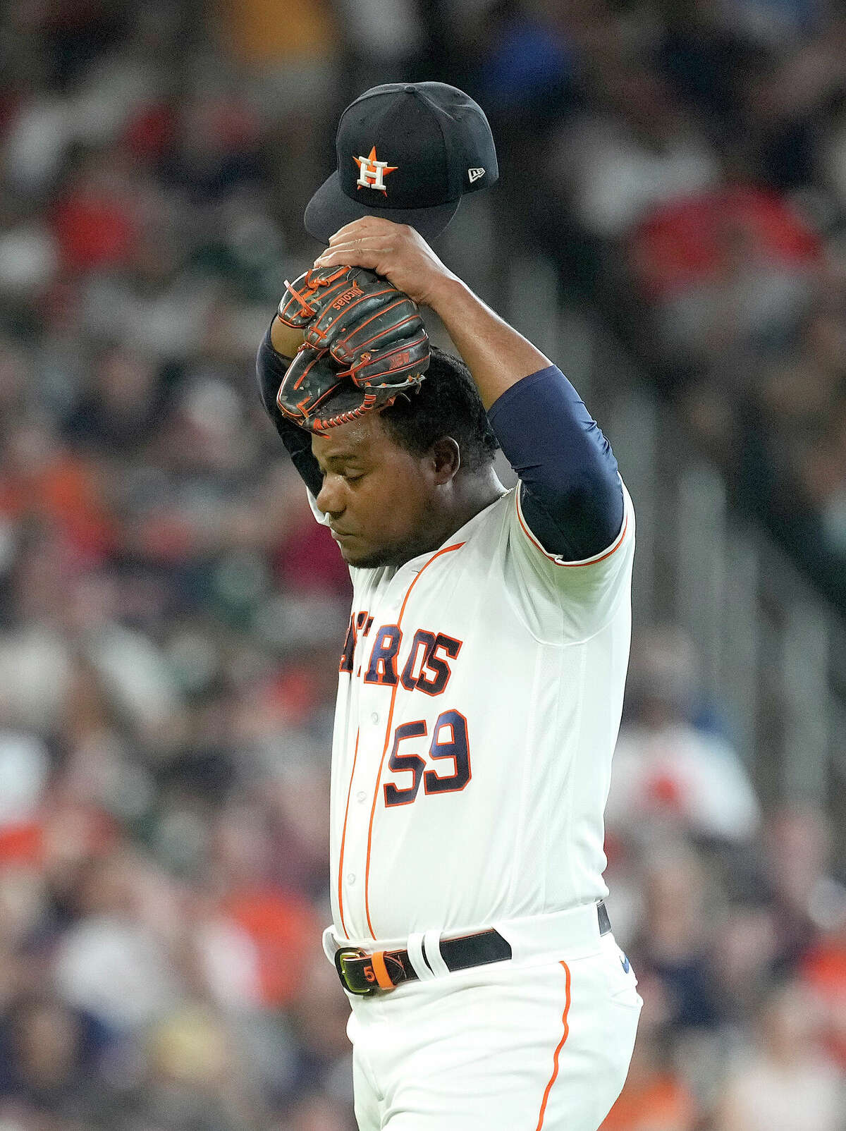 Houston Astros Jeremy Peña has tough inning defensively