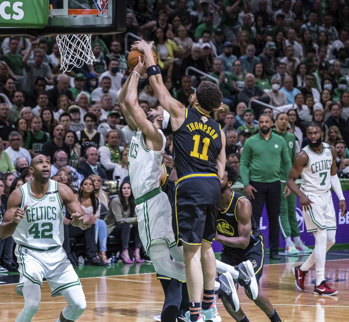 Klay Thompson and Draymond Green lead Golden State to seventh