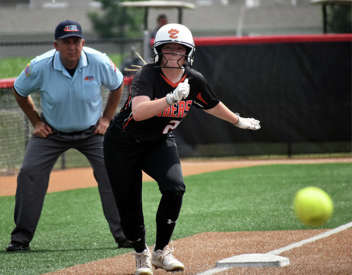 'We aren't losing this game' Edwardsville softball takes third