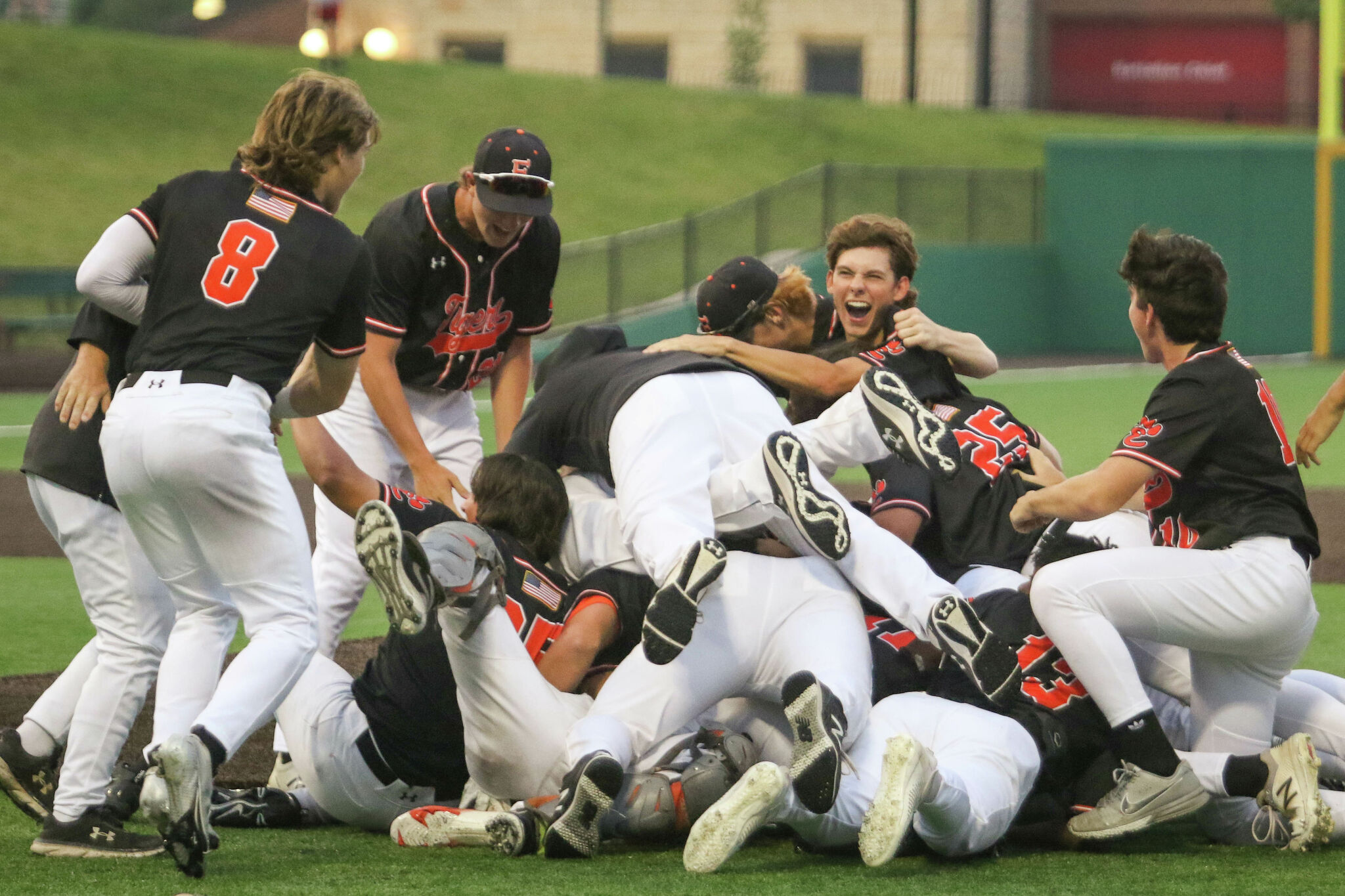 Edwardsville baseball completes comeback to win state championship