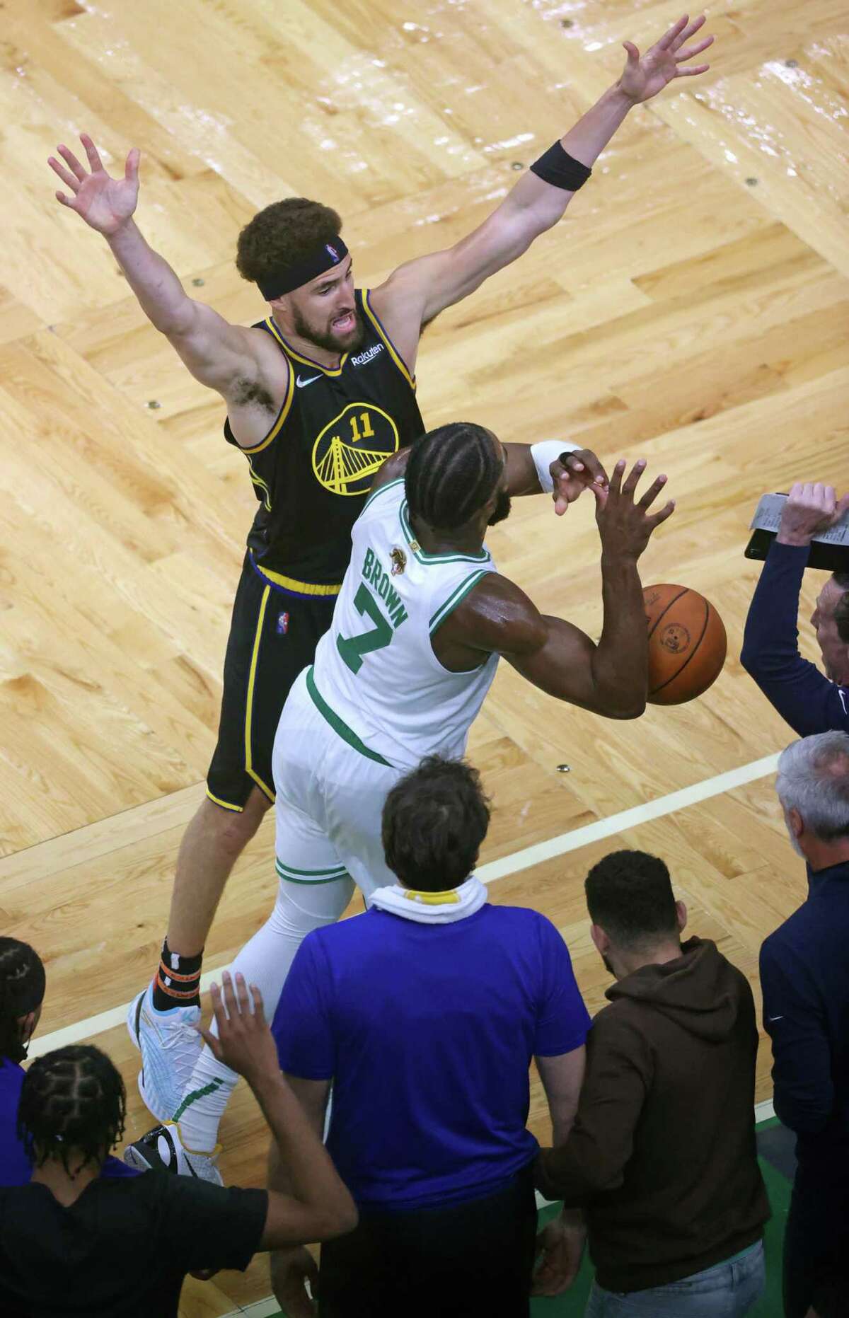 Klay Thompson played particularly tough defense on Boston’s Jaylen Brown in Game 4, here forcing a turnover.