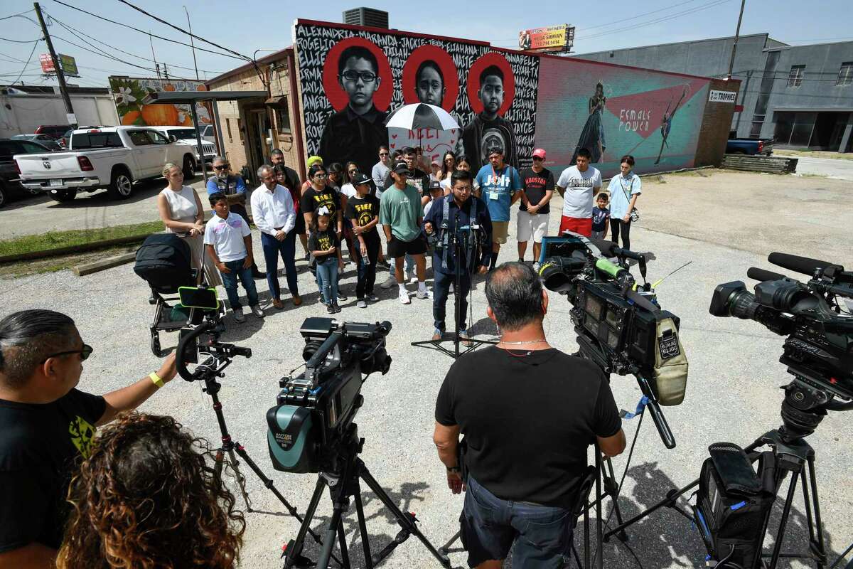 FIEL’s Cesar Espinosa speaks at the unveiling of Floyd Mendoza’s mural for the victims of the Uvalde shooting Monday, June 13, 2022, in Pasadena, Texas.