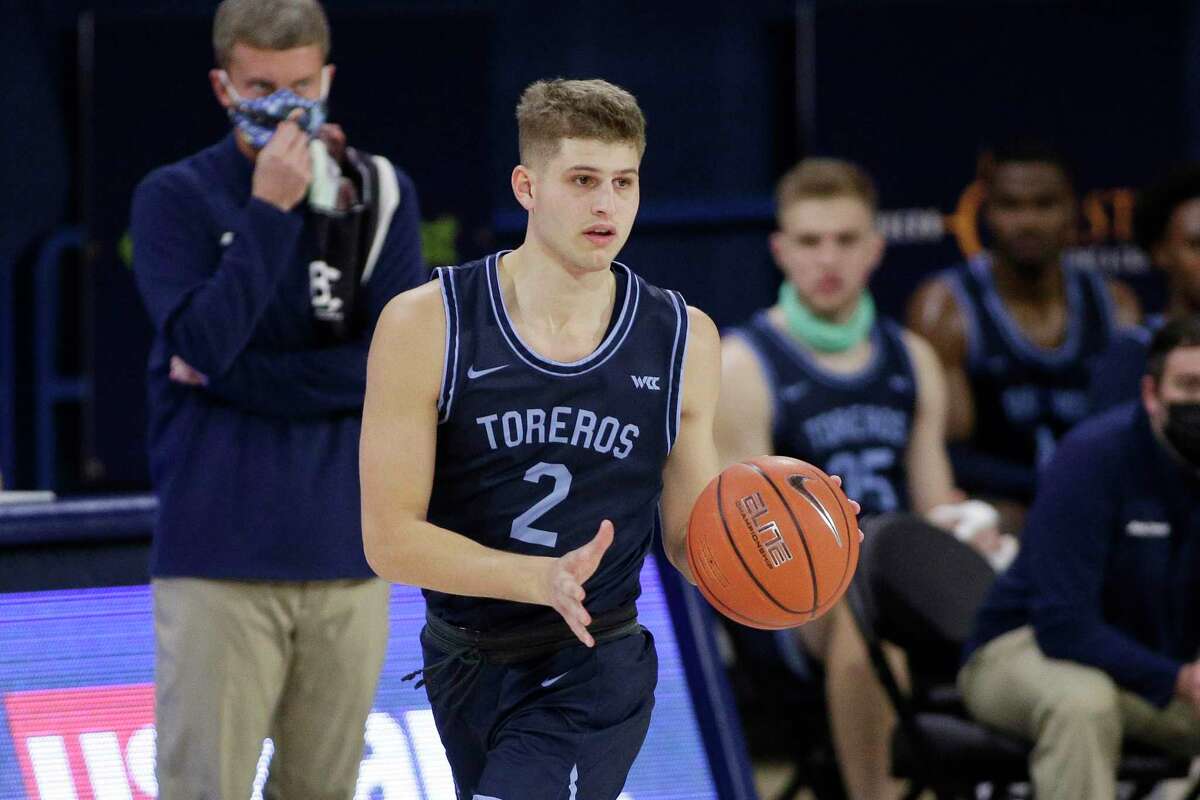 San Diego guard Joey Calcaterra will join UConn as a grad transfer.