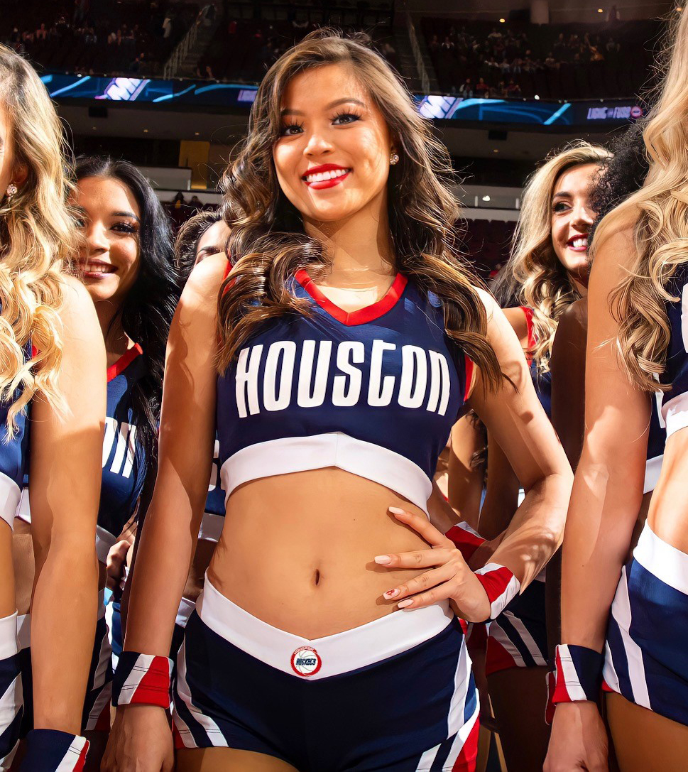 Dallas Cowboys Cheerleaders, H-E-B teaming up to host cheer