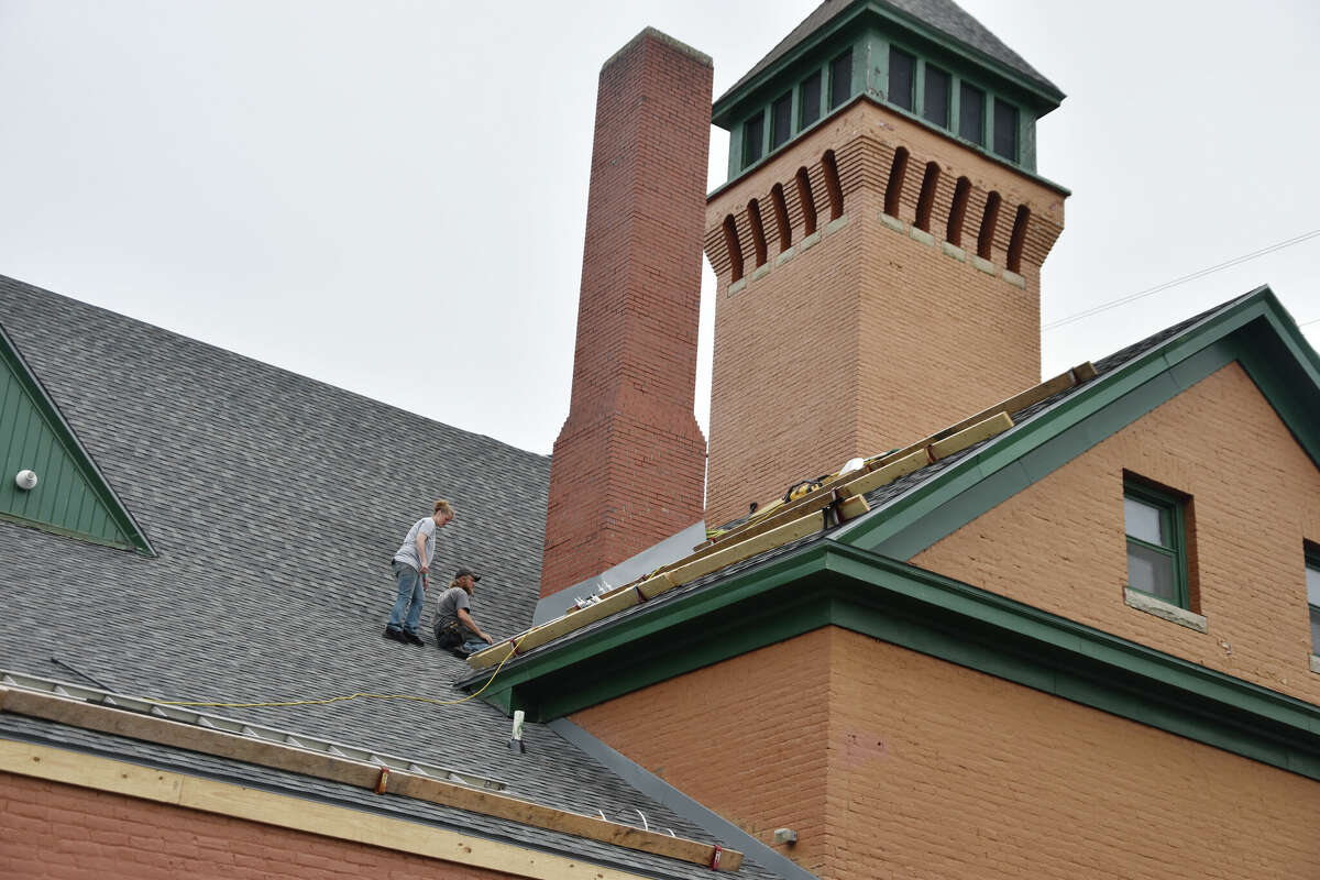 Manistee City Fire Department's roof work is ongoing this week
