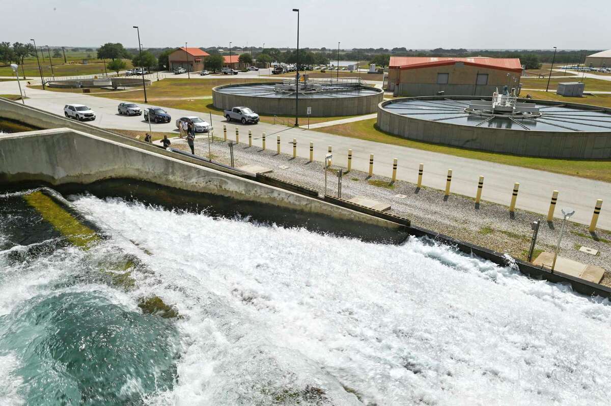 EPA officials laud SAWS multisource facility