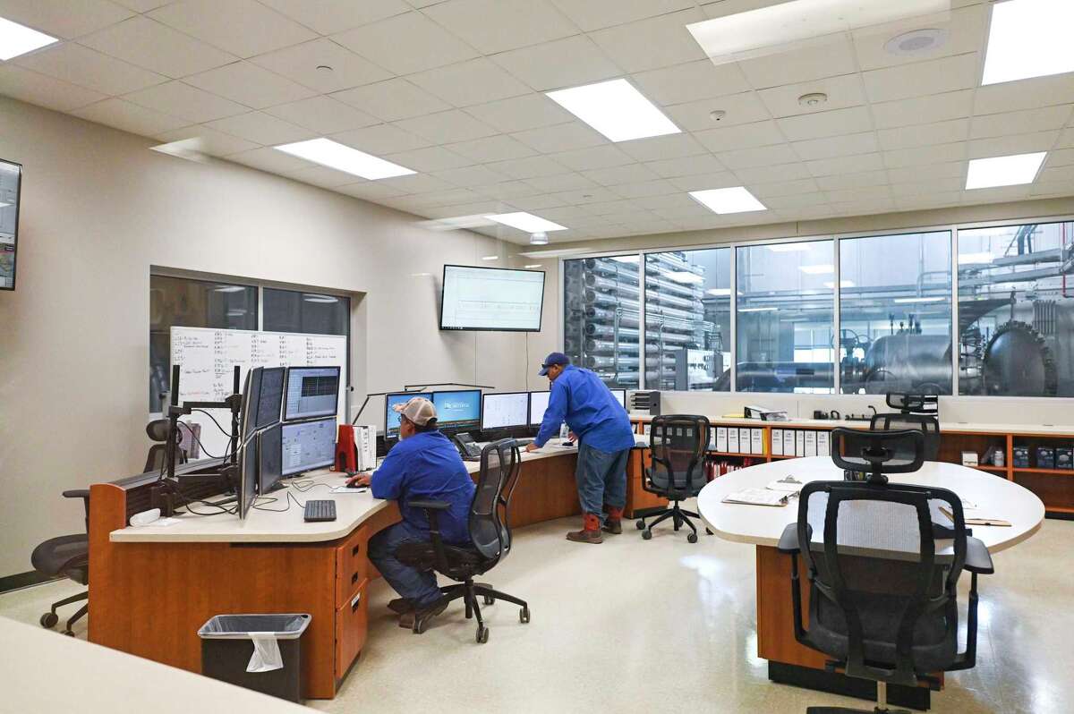 EPA officials laud SAWS multisource facility