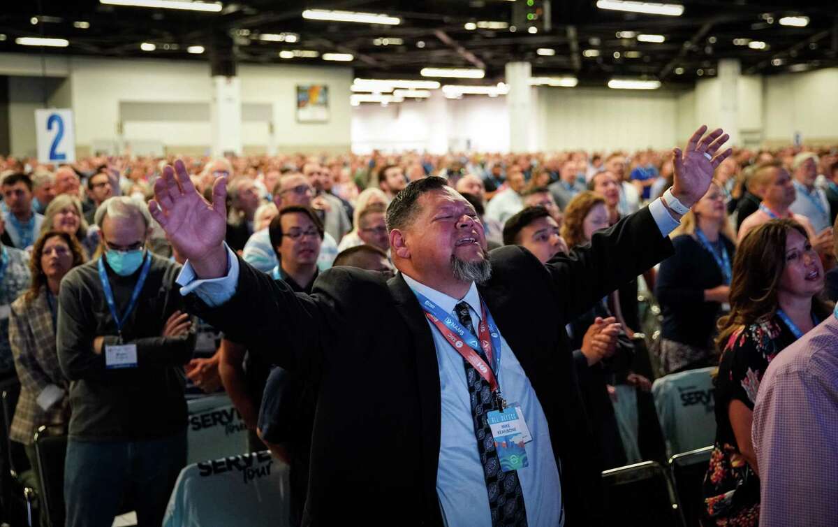 Mike Keahbone worships during the 2022 SBC Annual Meeting on Tuesday, June 14, 2022, at the Anaheim Convention Center in Anaheim.