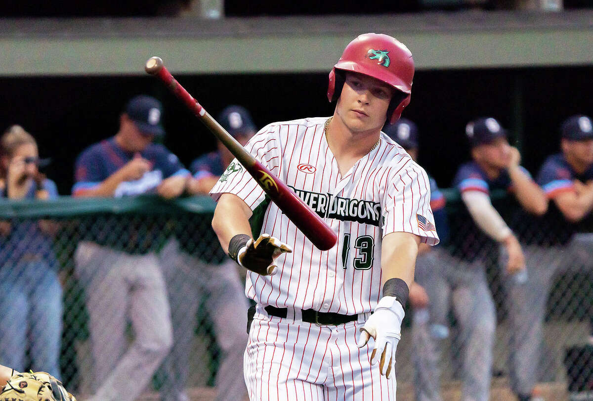 Alton's Marcus Heusohn had two hits, extending his personal streak to nine games, but the River Dragons fell to the the Springfield Lucky Horseshoes Tuesday night in Springfield 7-2.