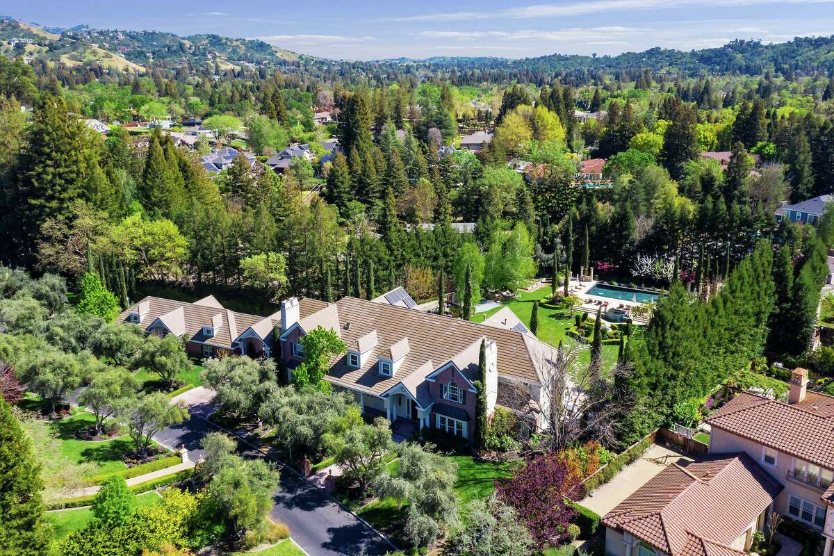 A massive Alamo estate on 1.56 acres formerly owned by Steph and Ayesha Curry is on the market for $9.4 million.