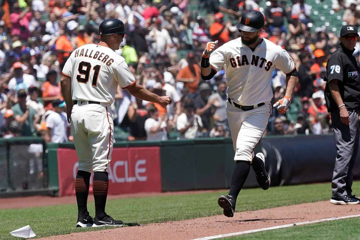 Giants first baseman Brandon Belt back from IL, will be eased back into  action