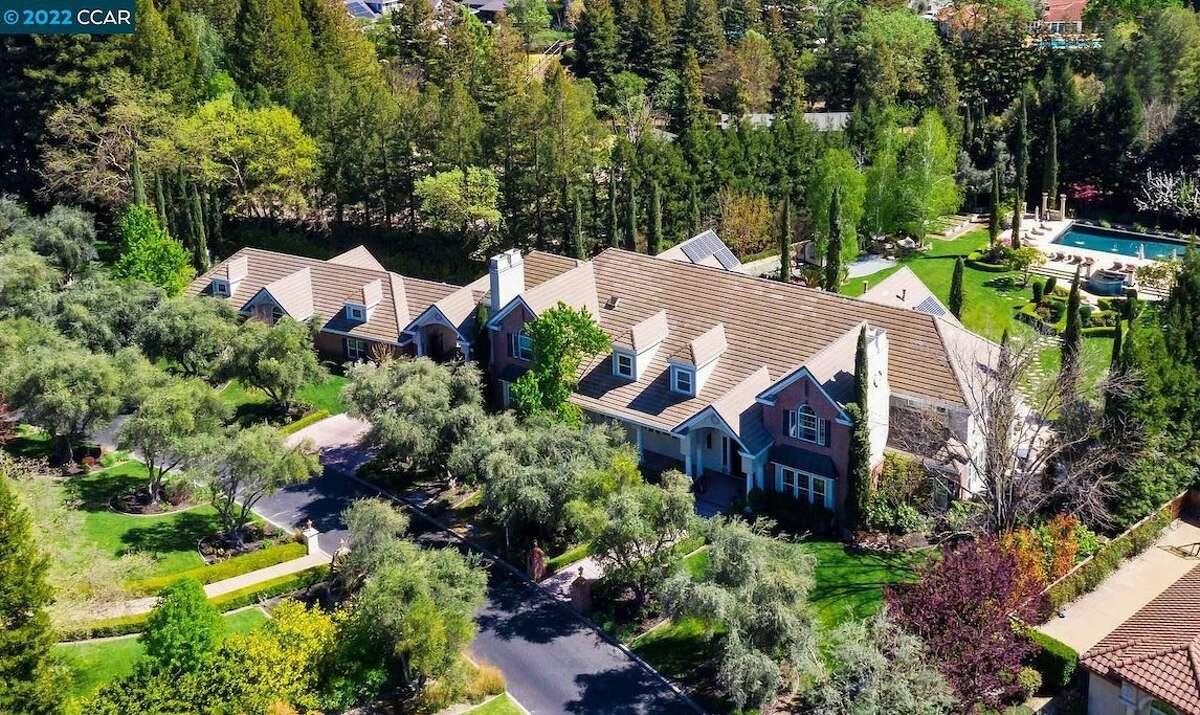 The former home of Warriors star Steph Curry and actress and cookbook author Ayesha Curry is for sale for $9.4 million in the Bay Area.