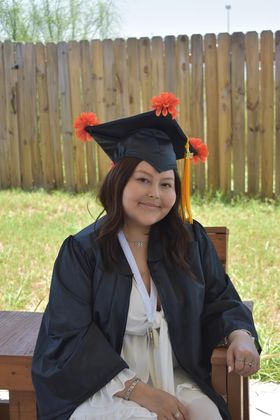 Laredo cancer patient graduates from HS, college amid treatment - Vimarsana News