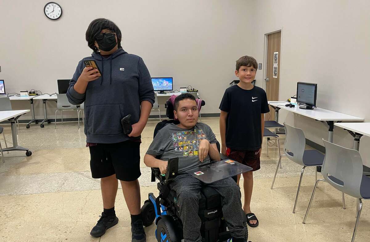 Winners from the Spring 2022 Youth Esports League from left to right: 3rd Place Mat7421, 2nd Place Abraham, 1st Place DRatkin20.
