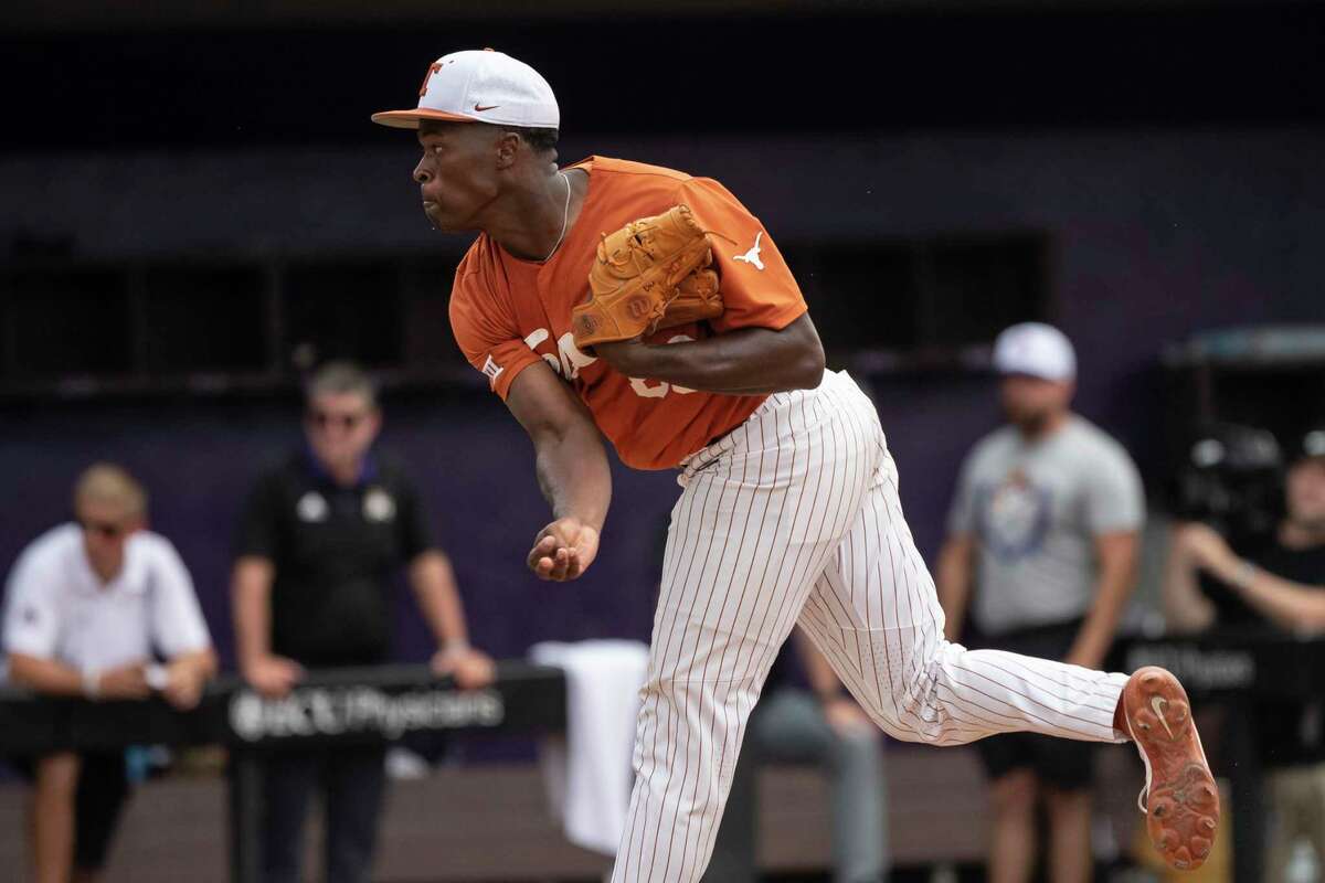 Melendez his two home runs as No. 1 Texas takes down South Carolina