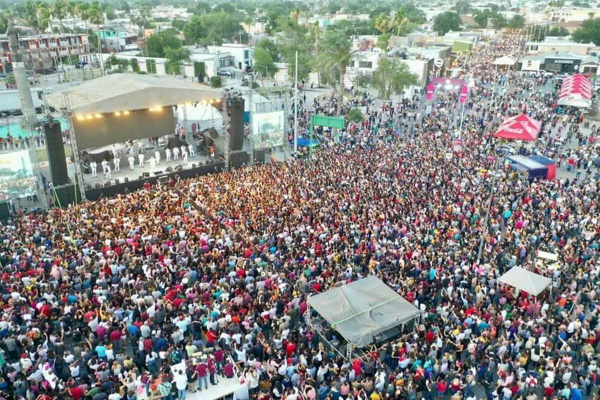 The city of Nuevo Laredo, Tamauilipas celebrated in a huge way its birthday by hosting one of the biggest concerts festival-like style on Wednesday evening and one of the biggest events since the start of the pandemic. The city celebrated its 174th anniversary of foundation as it was founded on 1848. 