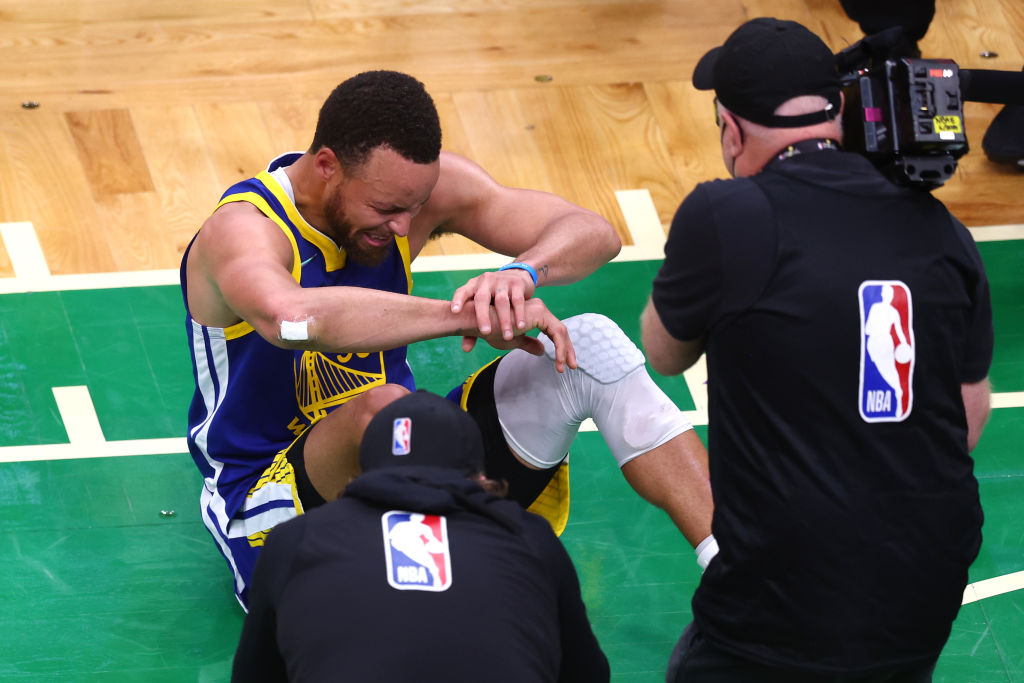 Touching moment tearful Warriors' Stephen Curry embraces his