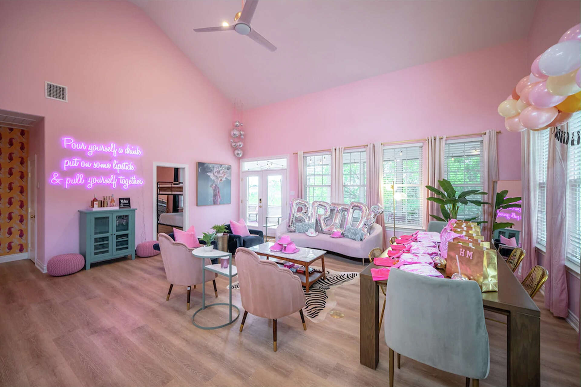 La Casita Rosa VRBO in Dripping Springs, Texas, is perfect for a party