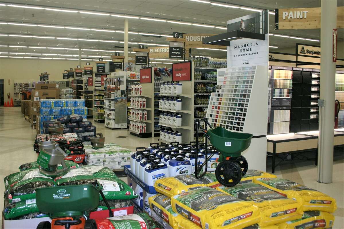 Big Rapids, ACE Hardware at Bulldog Square now open for business