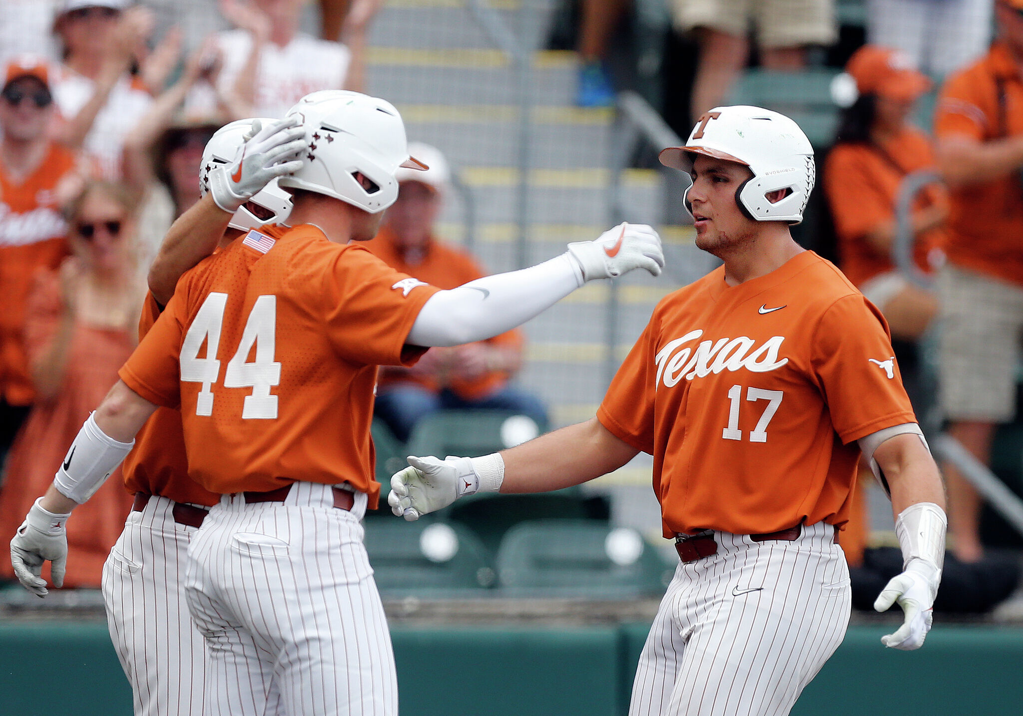 Texas' Ivan Melendez wins Dick Howser Trophy as top college baseball player  