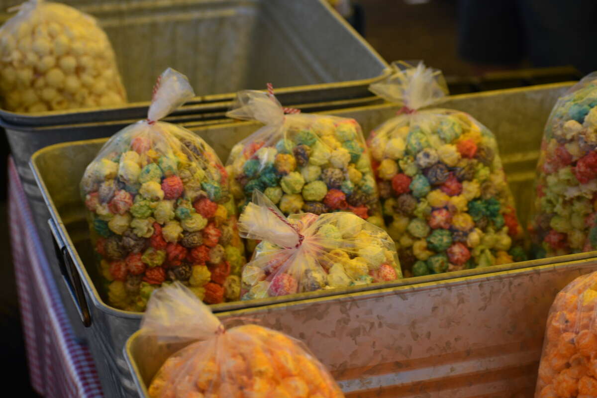 There are many flavors including fruity, cheddar, caramel, and even Chicago style kettlecorn for sale.