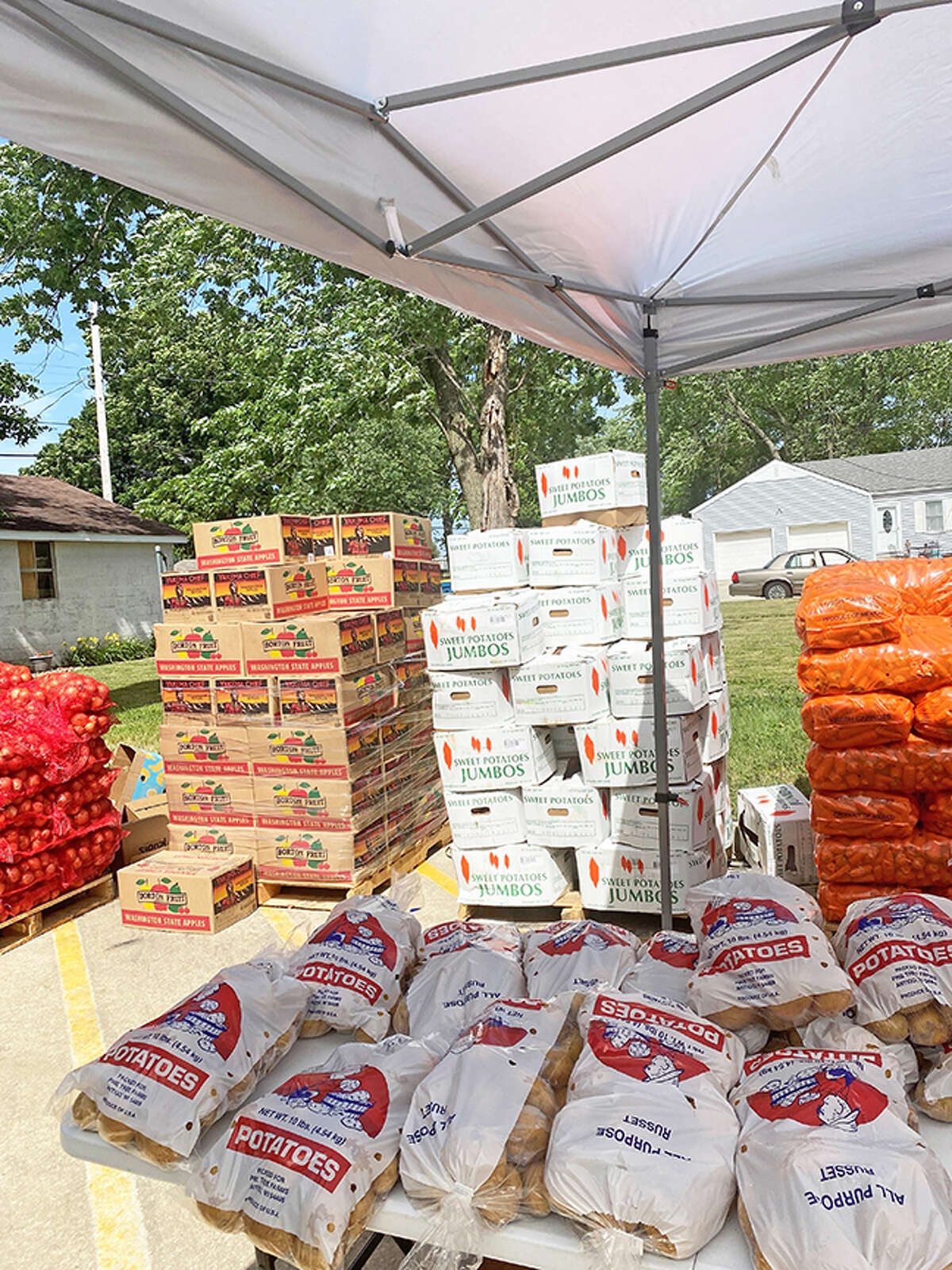 GlenEd Pantry aids hundreds with monthly food distribution