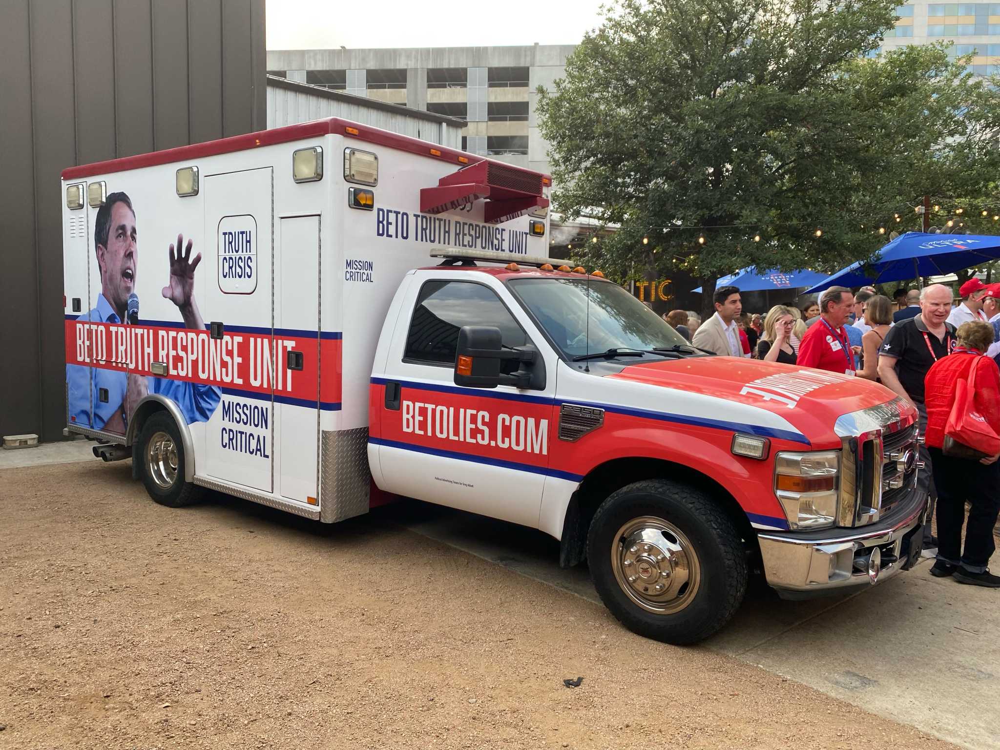 Gov. Greg Abbott unveils new campaign attack aimed at Beto O'Rourke - Vimarsana News
