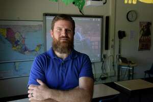 Washington teacher honored for going ‘above and beyond’