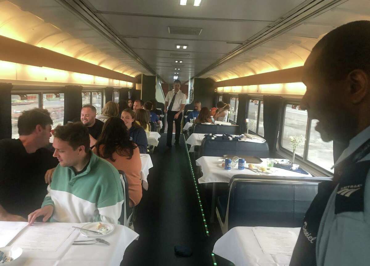 As the country rolls by out the window, there’s plenty of time for lunch and dinner in the Coast Starlight’s dining car.