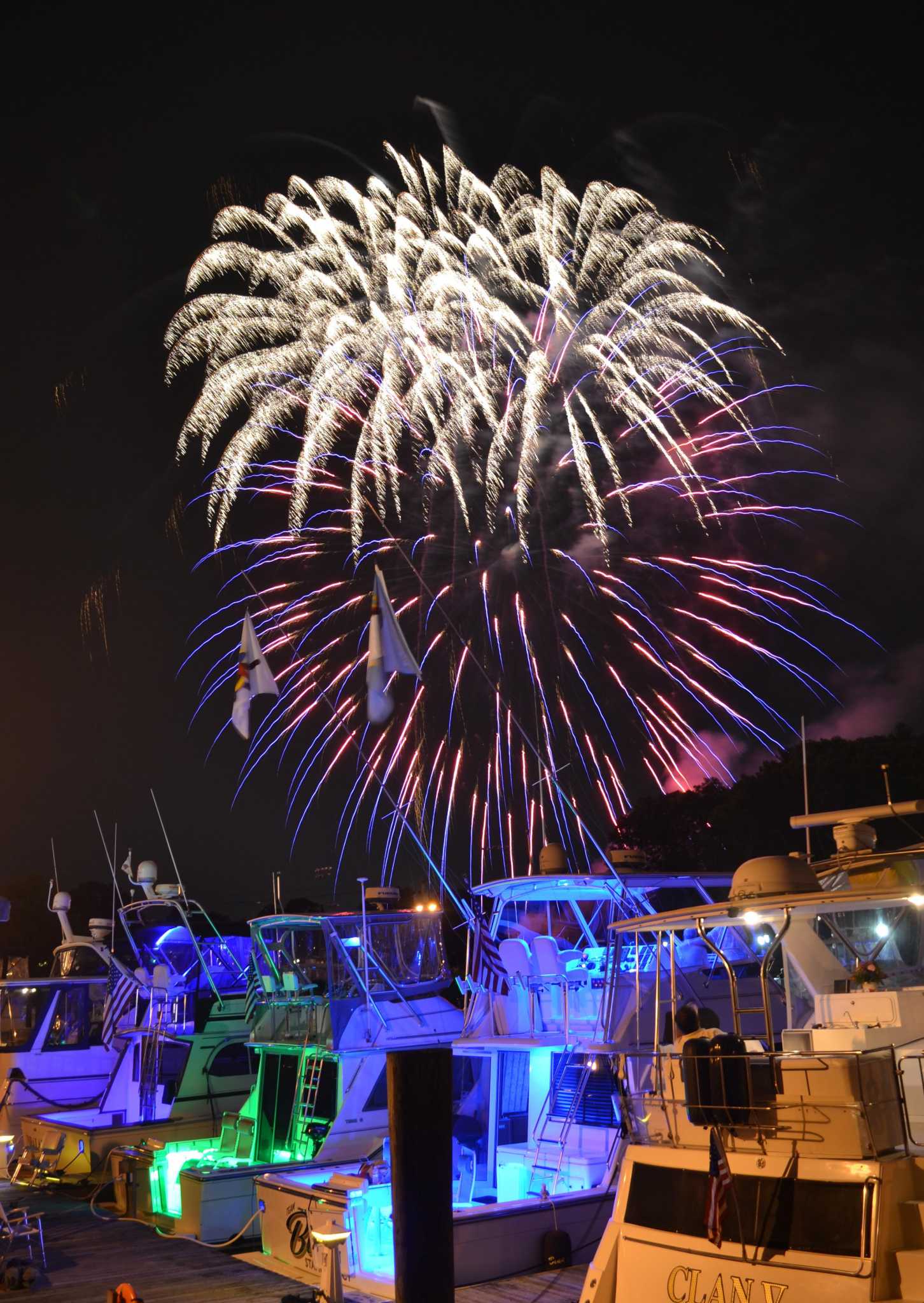 Milford kicks off summer with concerts, fireworks - Vimarsana News