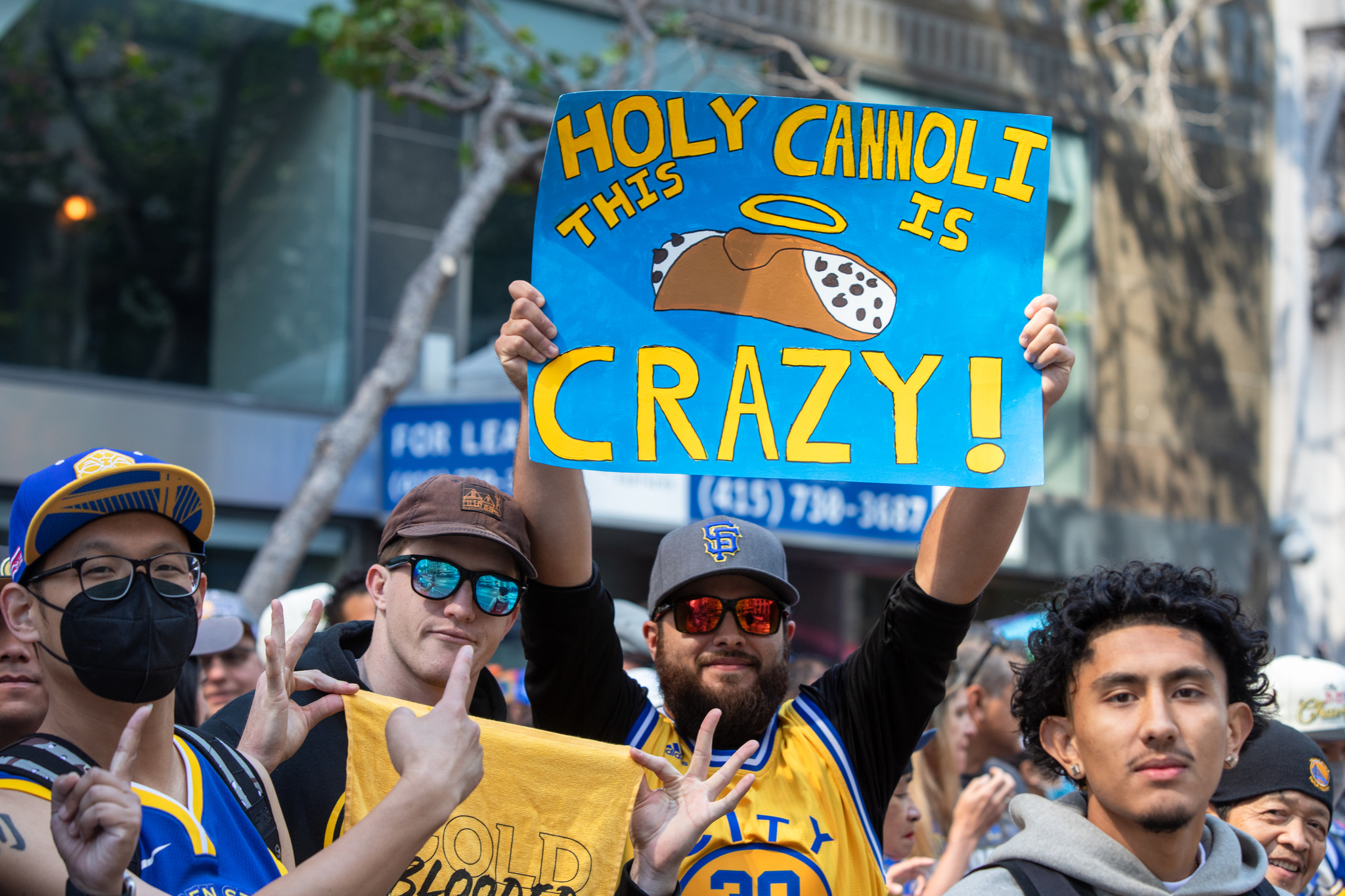 MLB playoffs: Best fan signs and celebrations