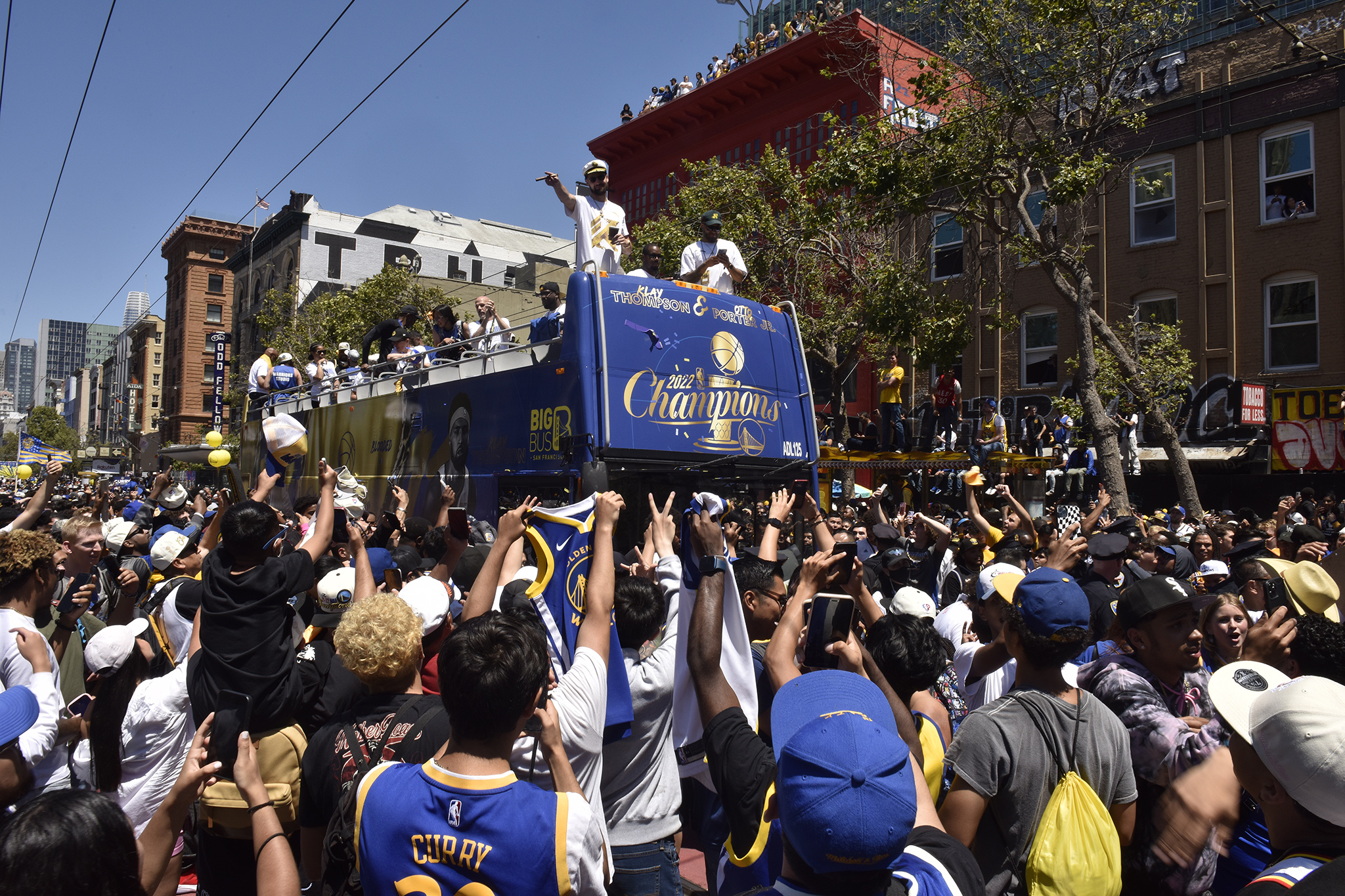 Warriors parade 2022 live updates: NBA champs thrill fans on SF Market  Street