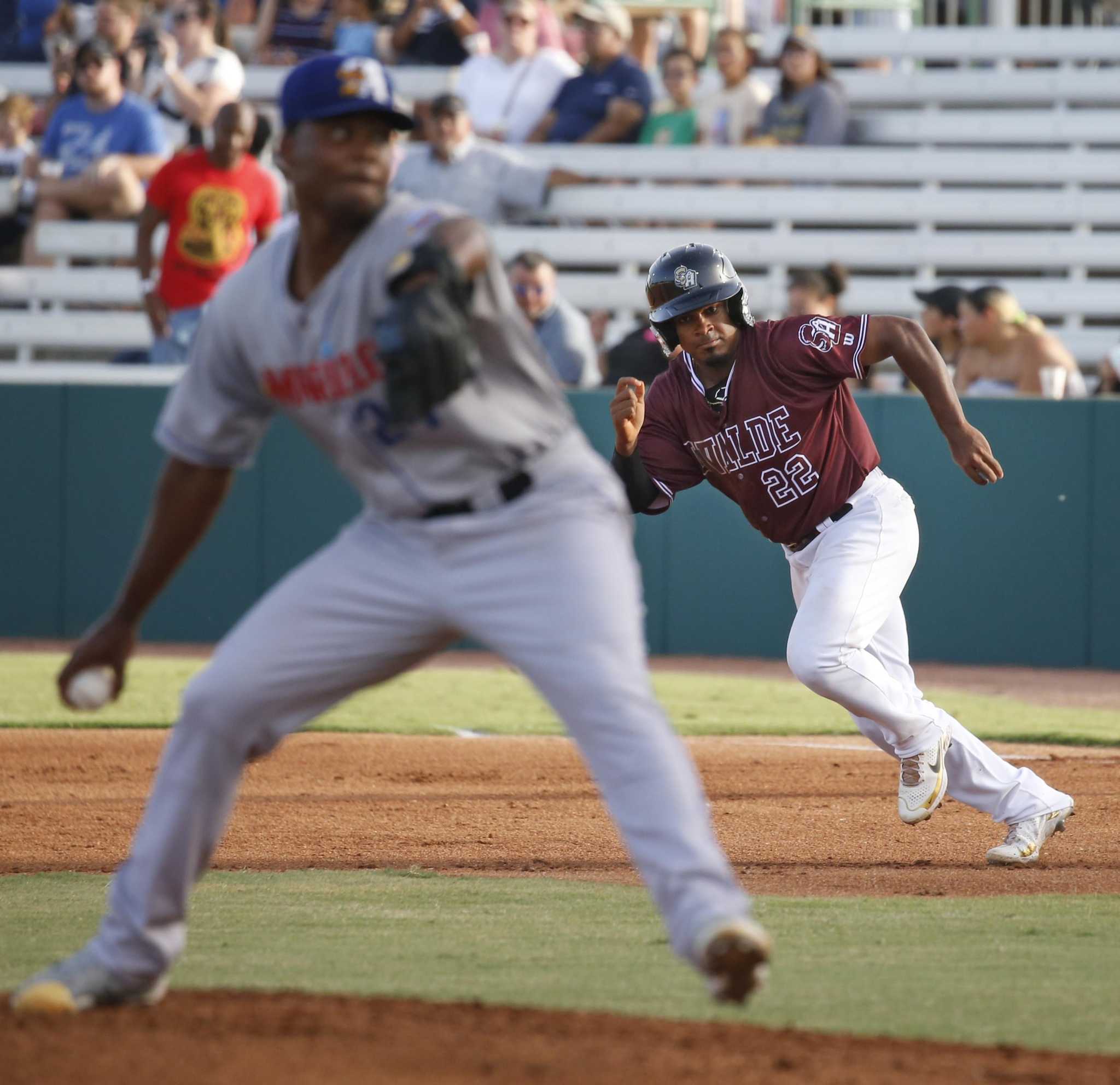 Jack Leiter strikes out 12, no-hit streak ends