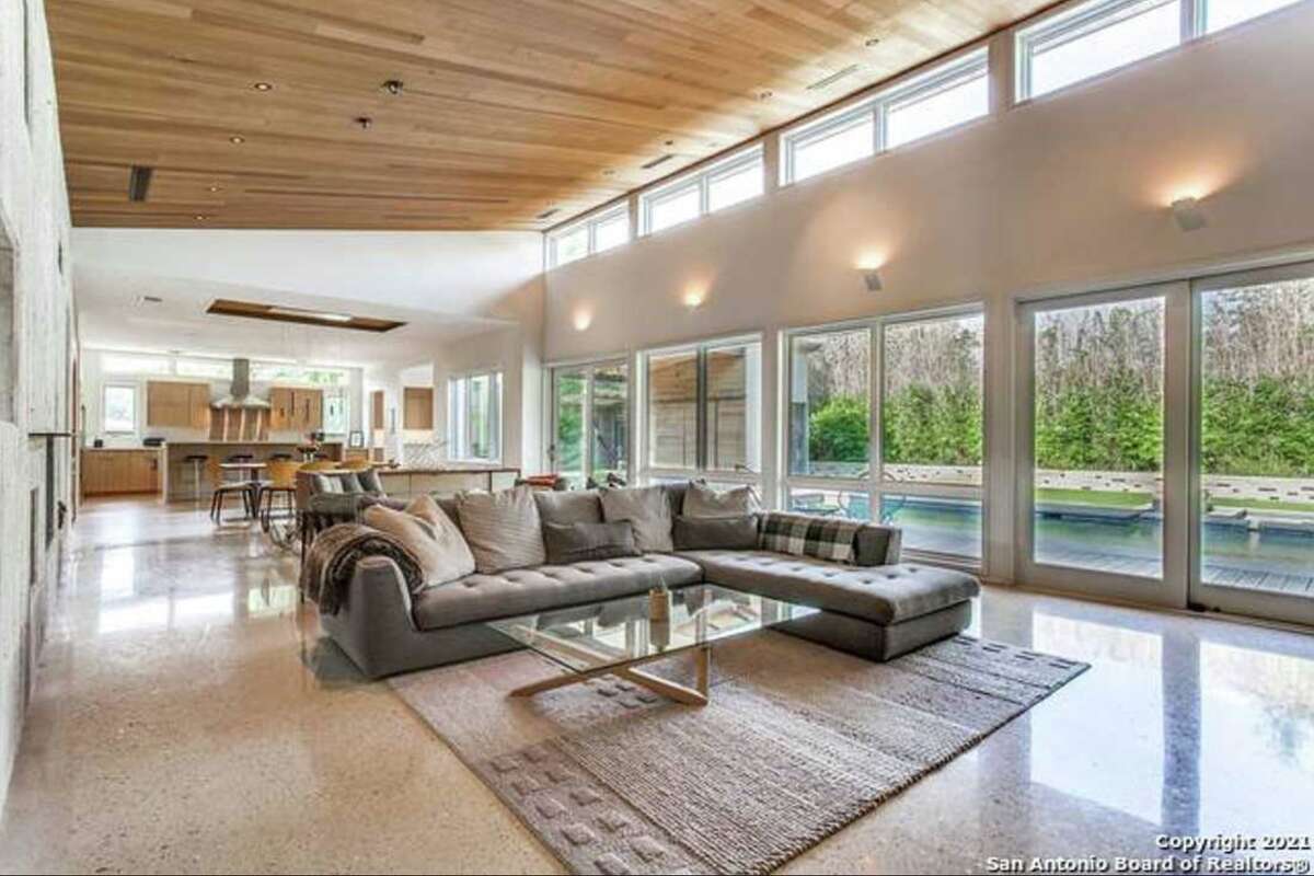 Brent Barry's contemporary Terrell Hills home.