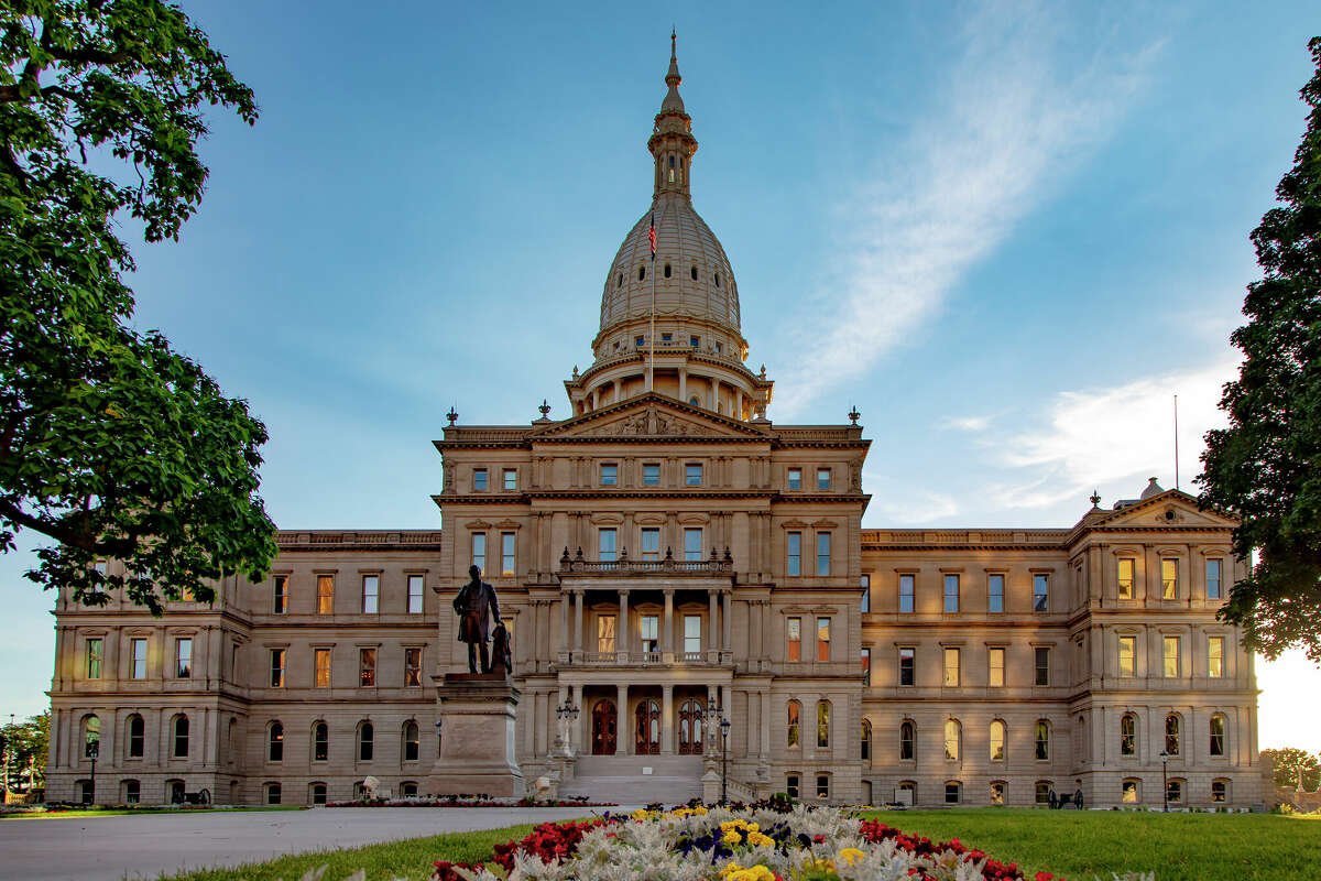 FILE – Swim-up bars are set to become a reality at tourist destinations in Michigan under the new legislation.