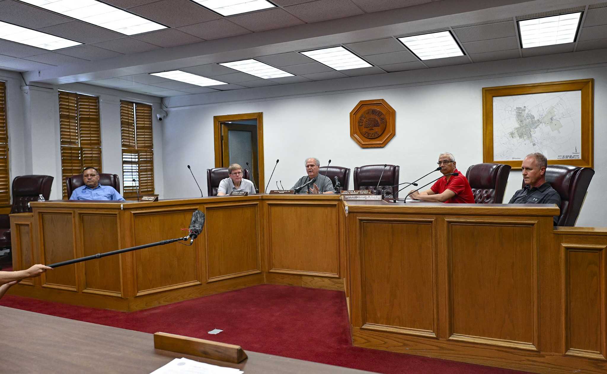 Uvalde City Council to consider leave of absence for Arredondo - Vimarsana News
