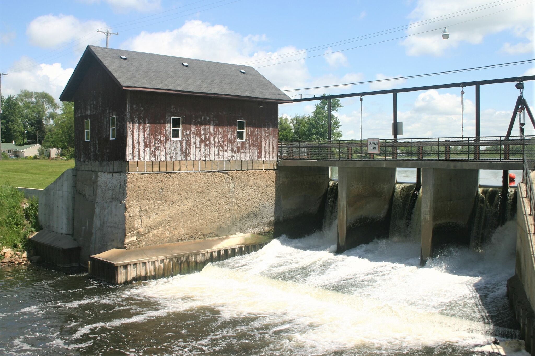 Deyo Reservoir, Community