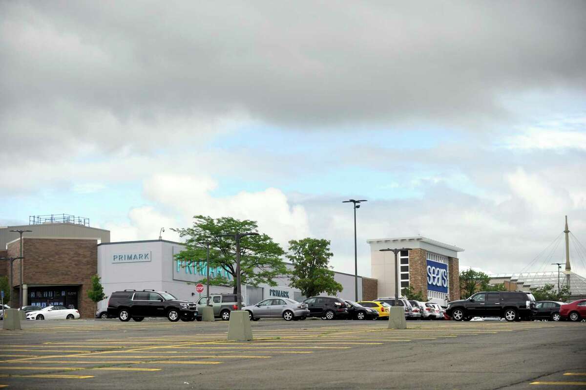 Barnes & Noble takes former furniture store space at Danbury mall