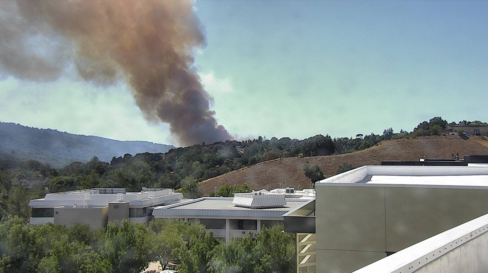 Thousands without power due to wildfire in San Mateo County