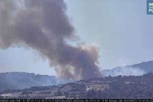 Bay Area wildfire races over grasslands near I-280, evacuation warnings in place