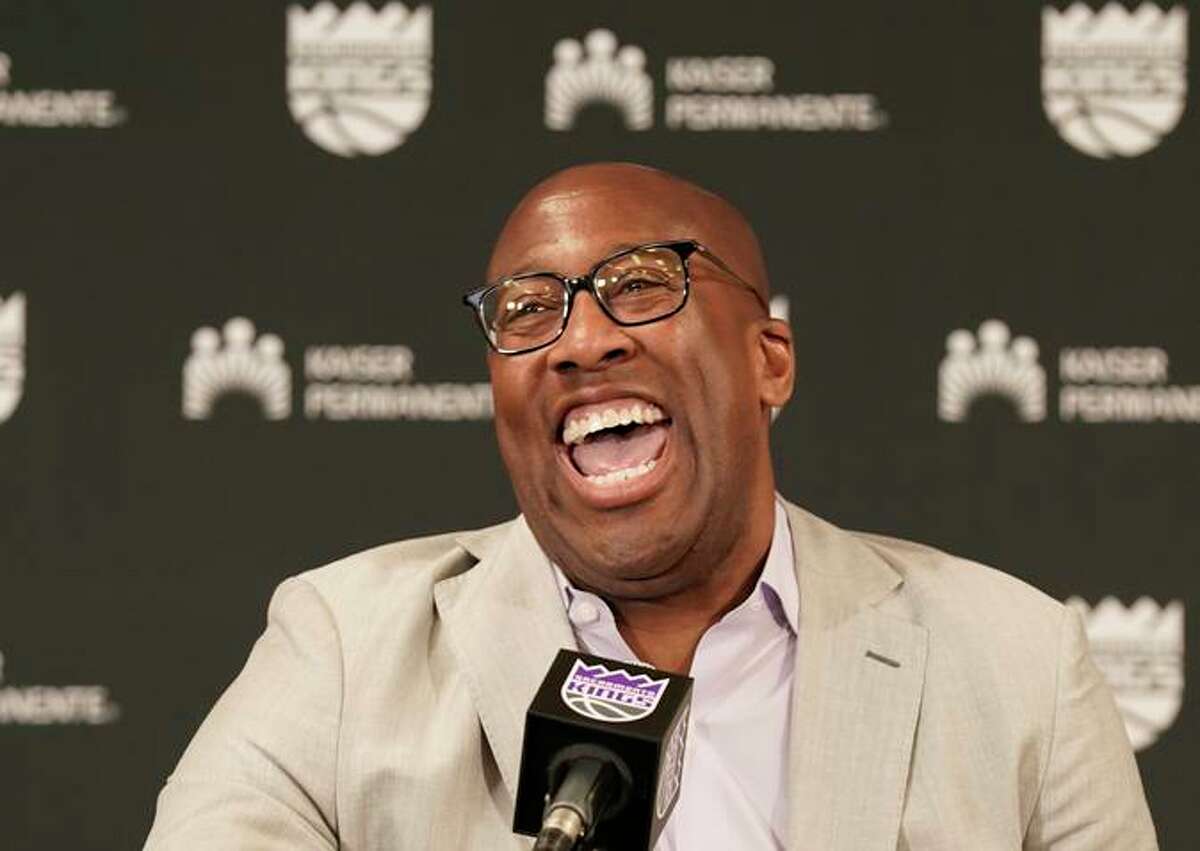 Mike Brown was formally introduced as the Kings’ new coach just one day after participating in the Warriors’ victory parade.