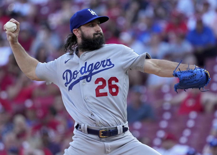 Tony Gonsolin earns 1st win in Dodgers' 8-0 rout of Cards